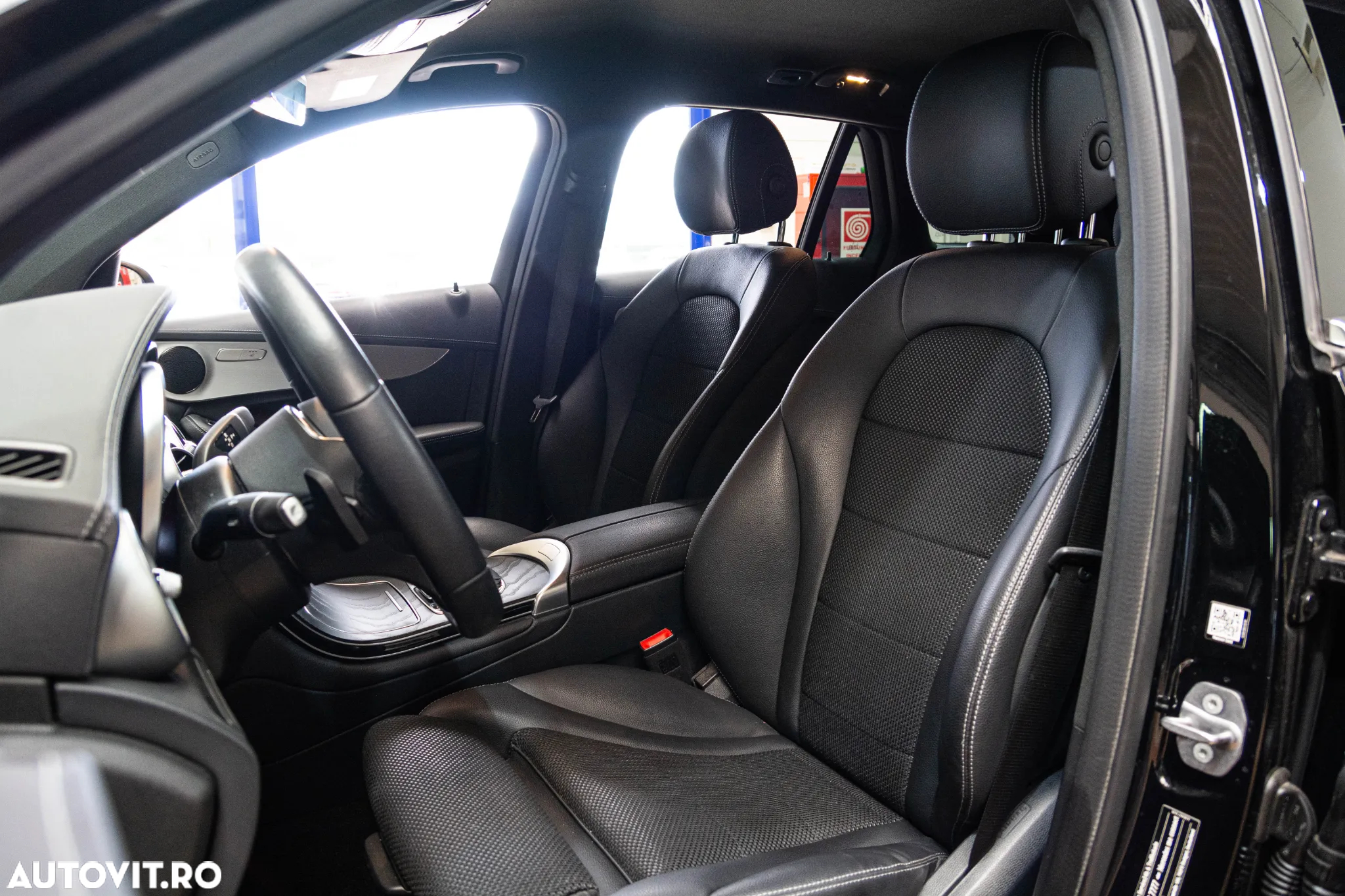 Mercedes-Benz GLC 300 d 4Matic 9G-TRONIC Exclusive - 5