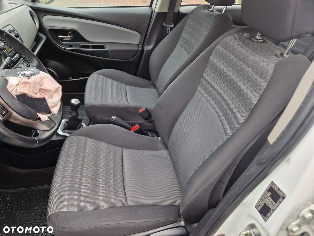 Toyota Yaris 1.0 Active EU6 - 11