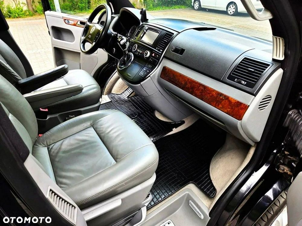 Volkswagen Multivan - 8