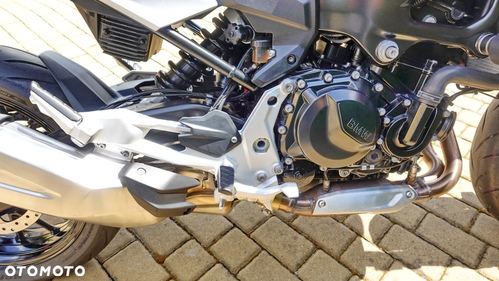BMW F - 13