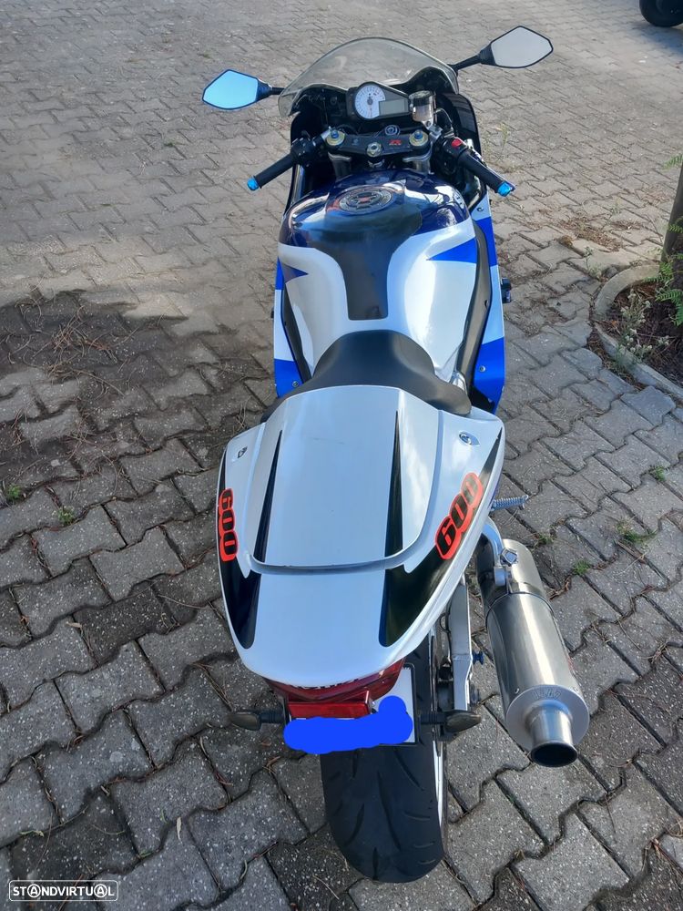Suzuki GSX-R K1 - 8