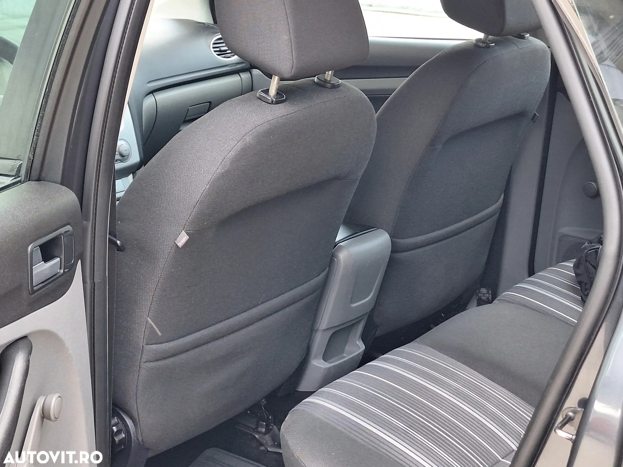 Ford Focus - 8