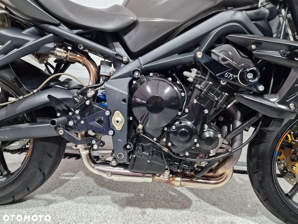 Triumph Street Triple - 11