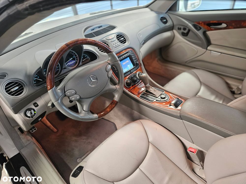 Mercedes-Benz SL 500 7G-TRONIC - 12