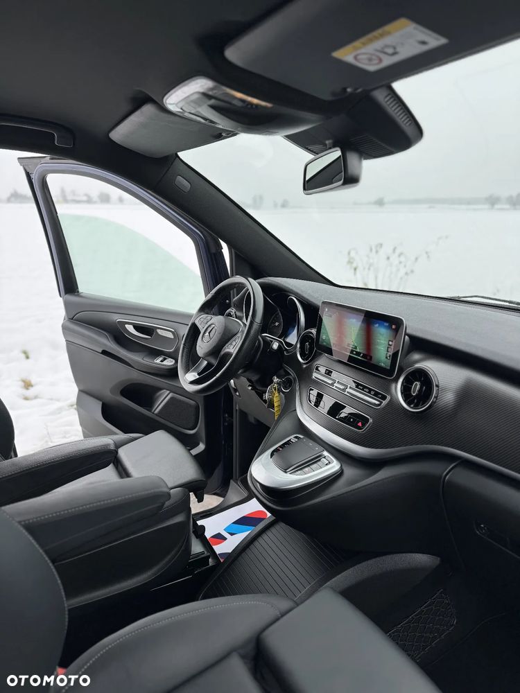 Mercedes-Benz Klasa V 300 d extralang 4Matic 9G-TRONIC Avantgarde Edition Edition 2023 - 22