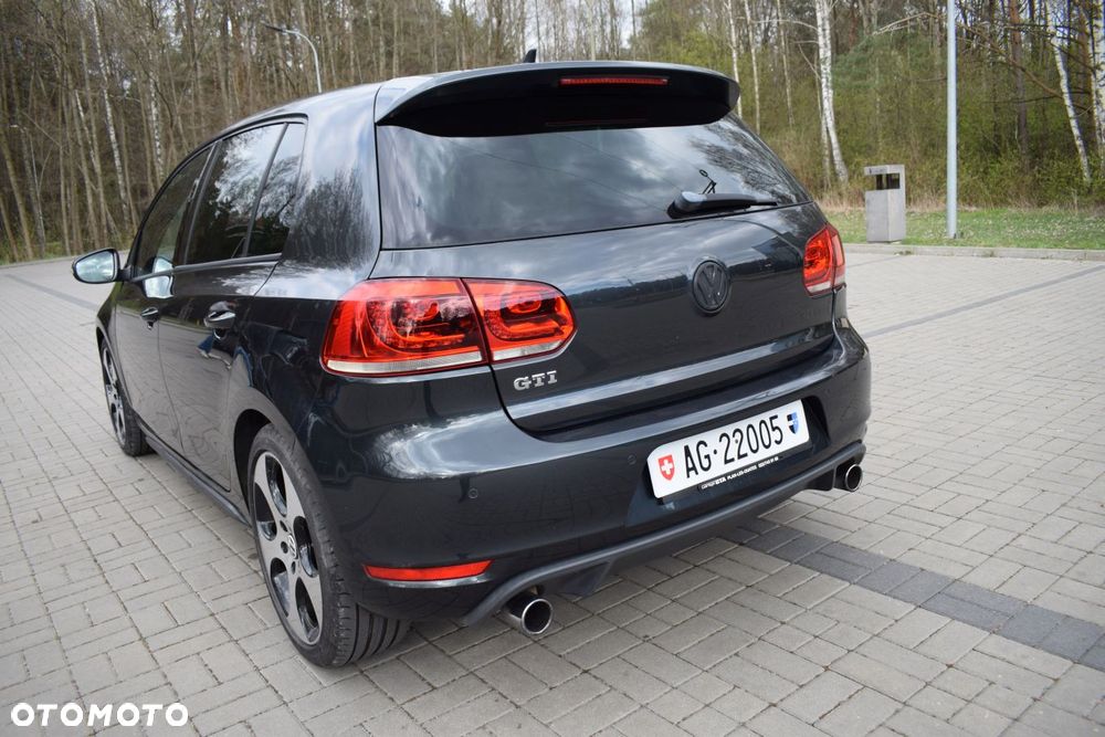Volkswagen Golf 2.0 TSI GTI DSG - 2
