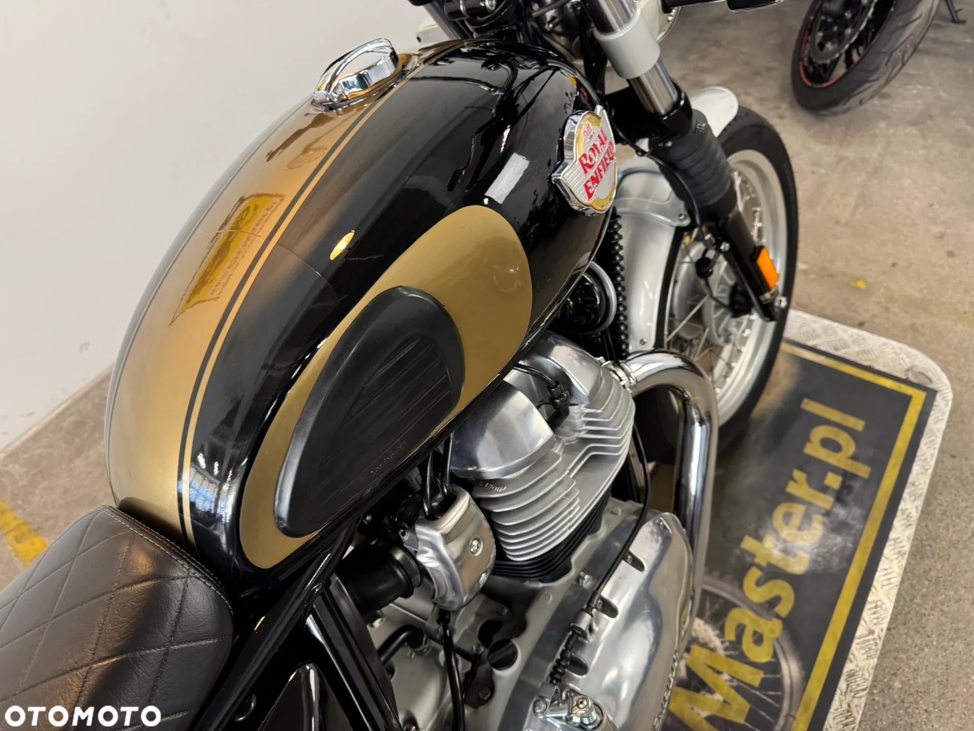 Royal Enfield Interceptor - 17