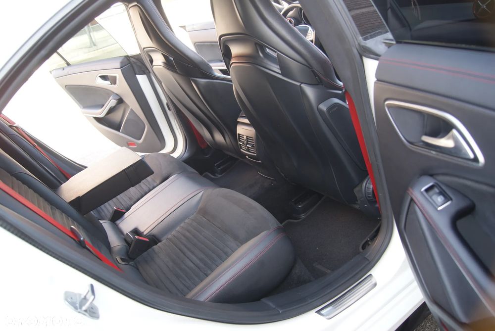 Mercedes-Benz CLA AMG 45 4-Matic - 18