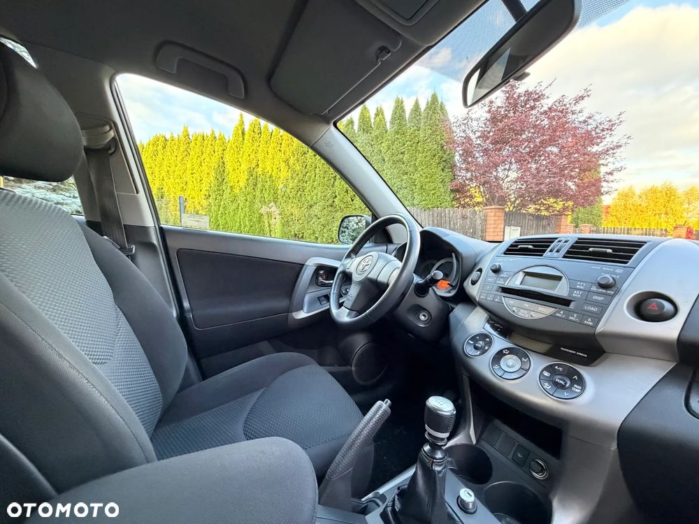 Toyota RAV4 2.2 D-4D Premium - 28