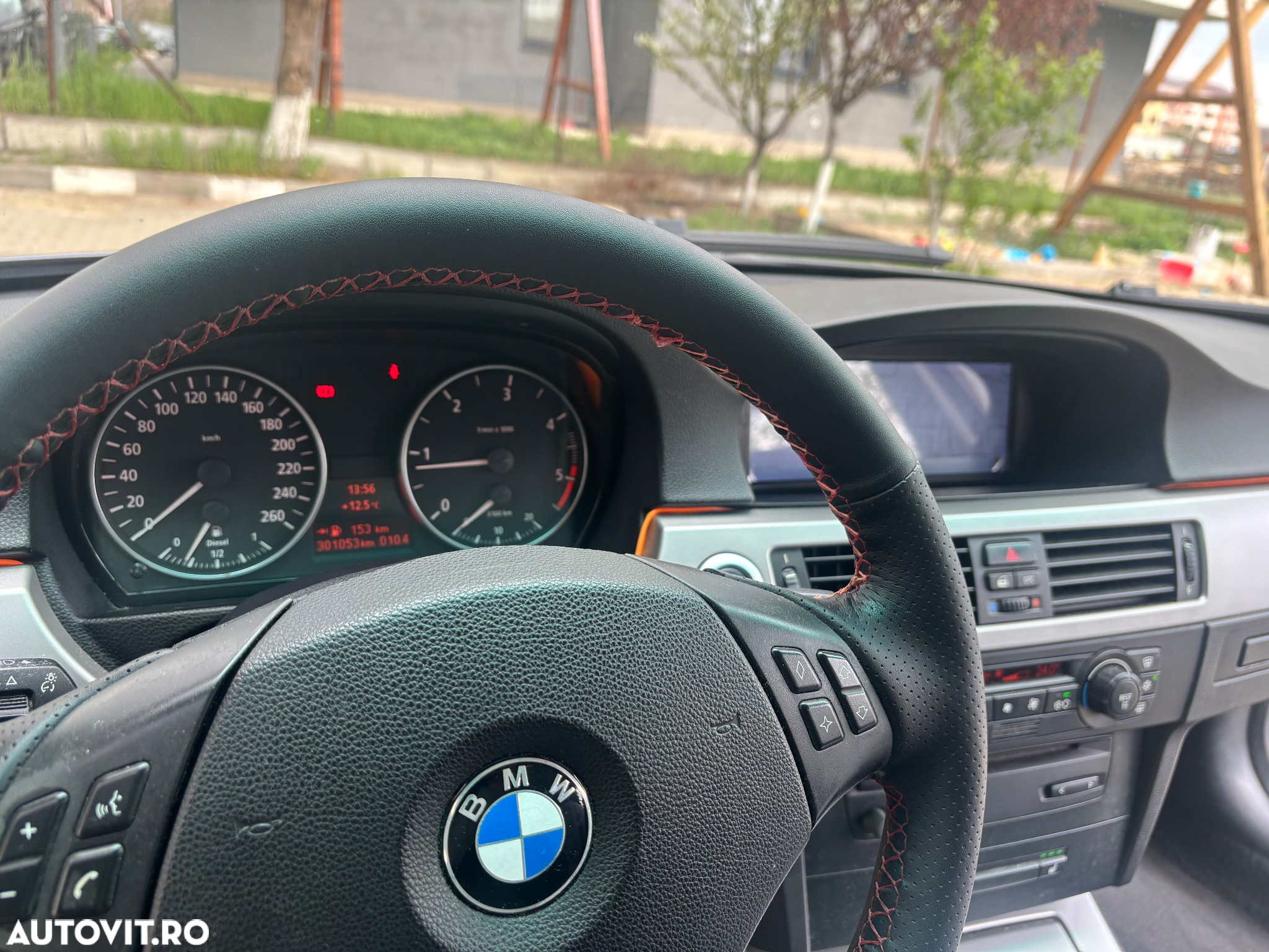 BMW Seria 3 318d Touring - 23