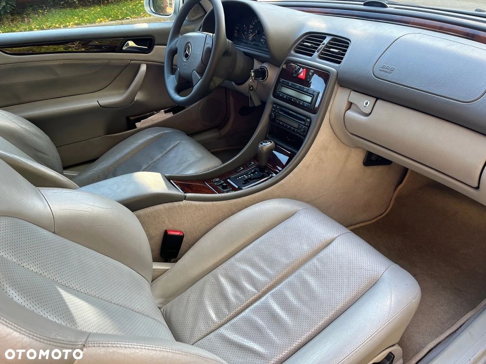 Mercedes-Benz CLK - 8