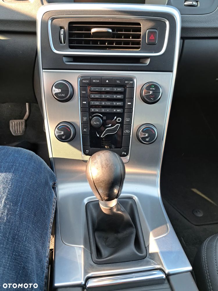 Volvo V60 D3 Kinetic - 22