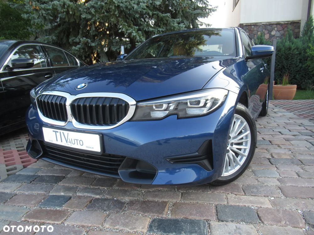 BMW Seria 3 2022 photo 2