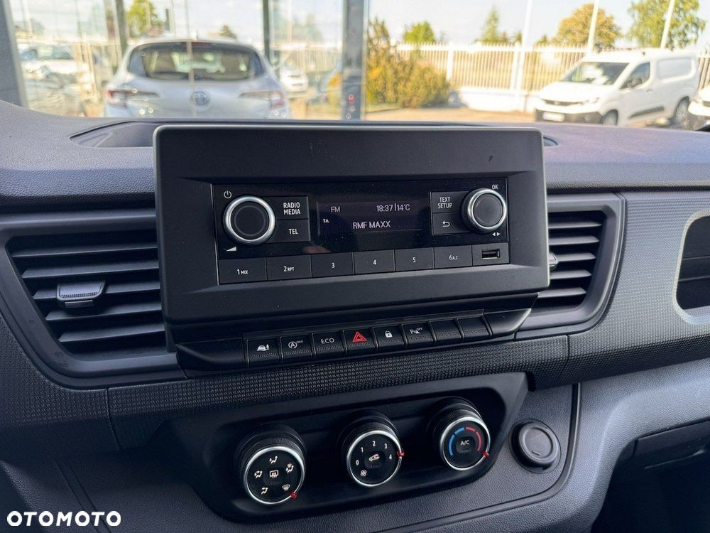 Renault Trafic - 23