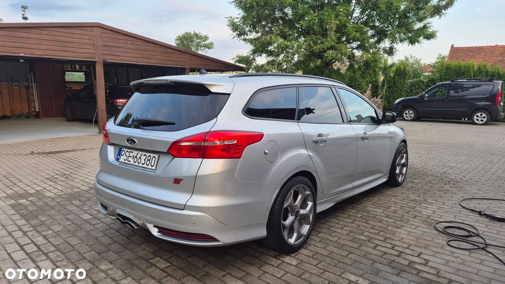 Ford Focus 2.0 TDCi ST-2 - 4