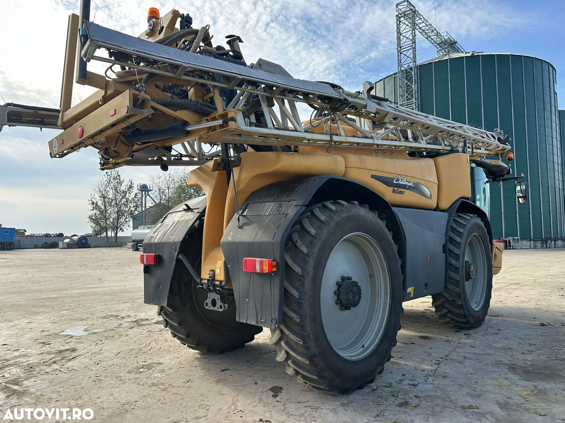 Challenger Rogator Sprayer - 8