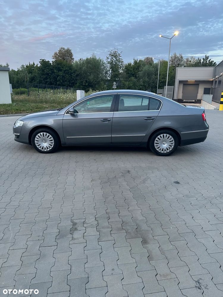 Volkswagen Passat - 10