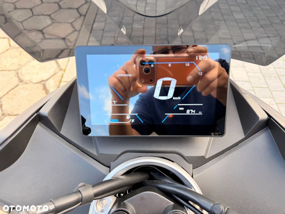Yamaha NMAX - 8