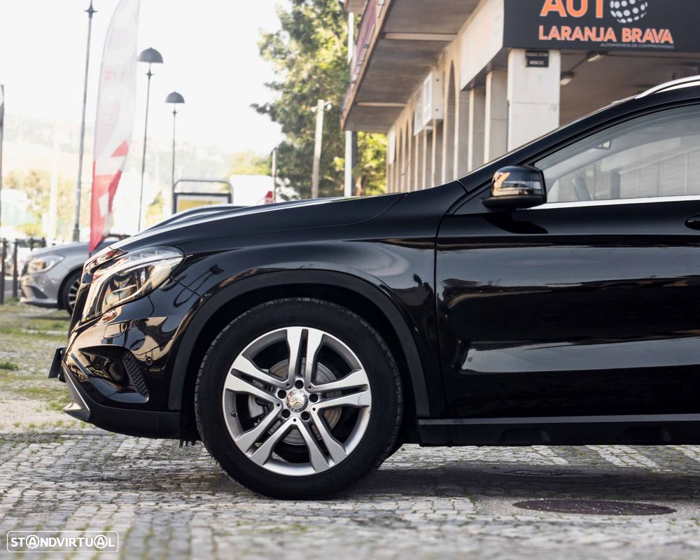 Mercedes-Benz GLA 220 d 7G-DCT Urban - 34