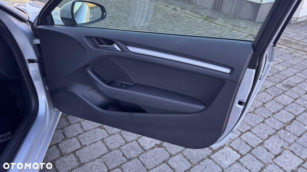 Audi A3 3-drzwiowe 1.4 TFSI Attraction - 32
