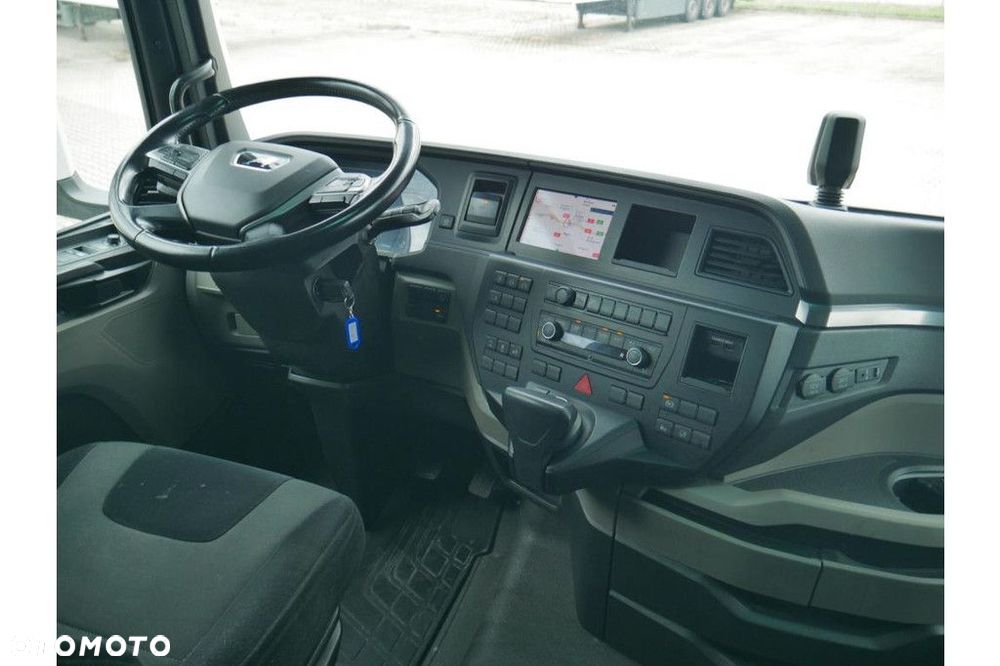 MAN Vehicle Tractor 4x2 Standard - 17