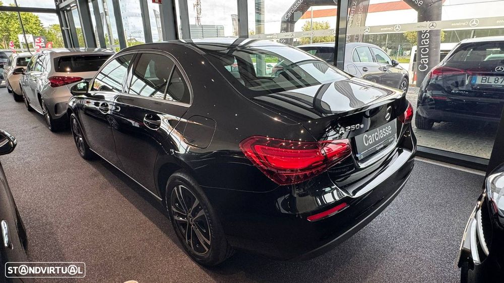 Mercedes-Benz A 250 Limousine e - 12