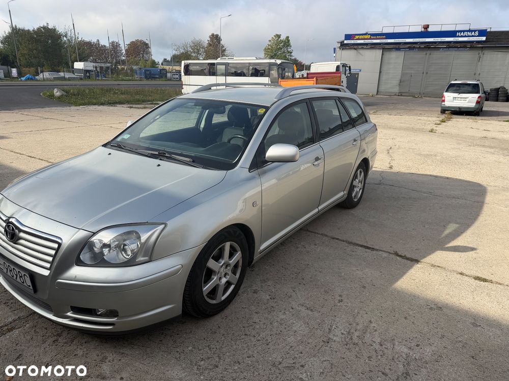Toyota Avensis - 4