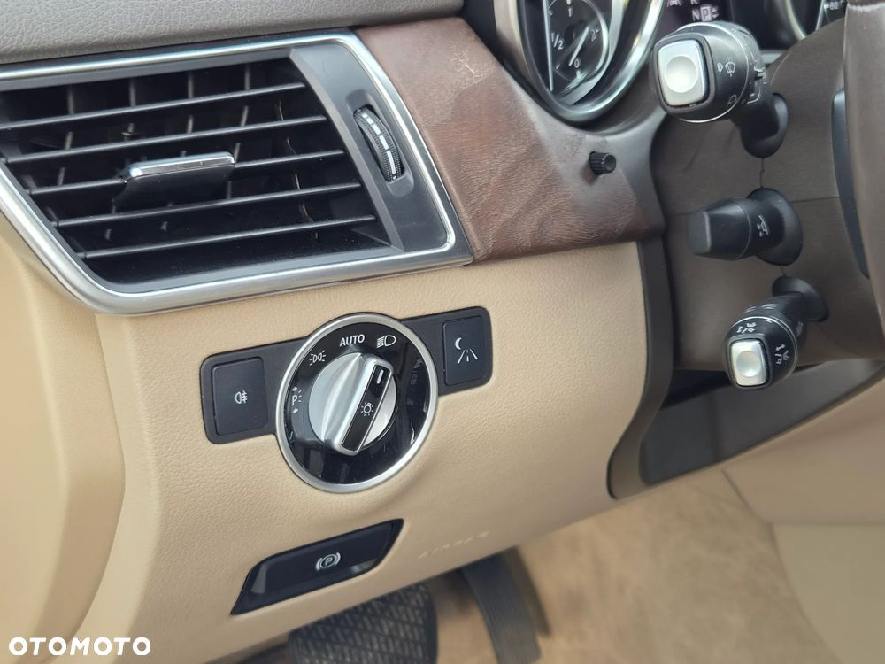 Mercedes-Benz ML 350 BlueEff 4-Matic - 14