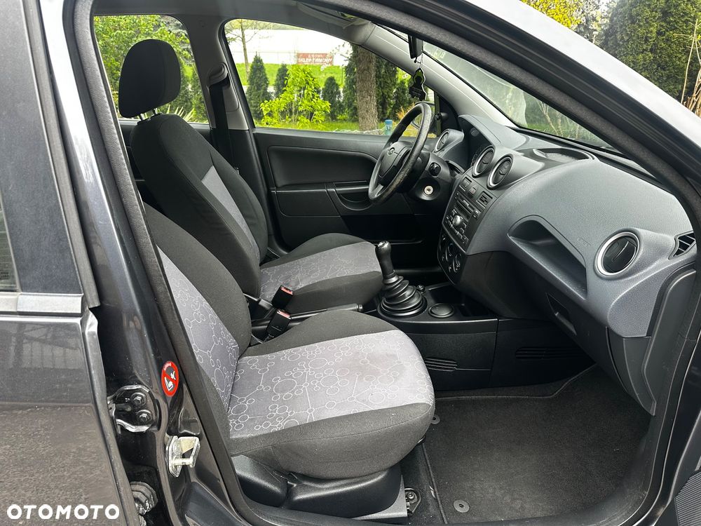 Ford Fiesta - 7