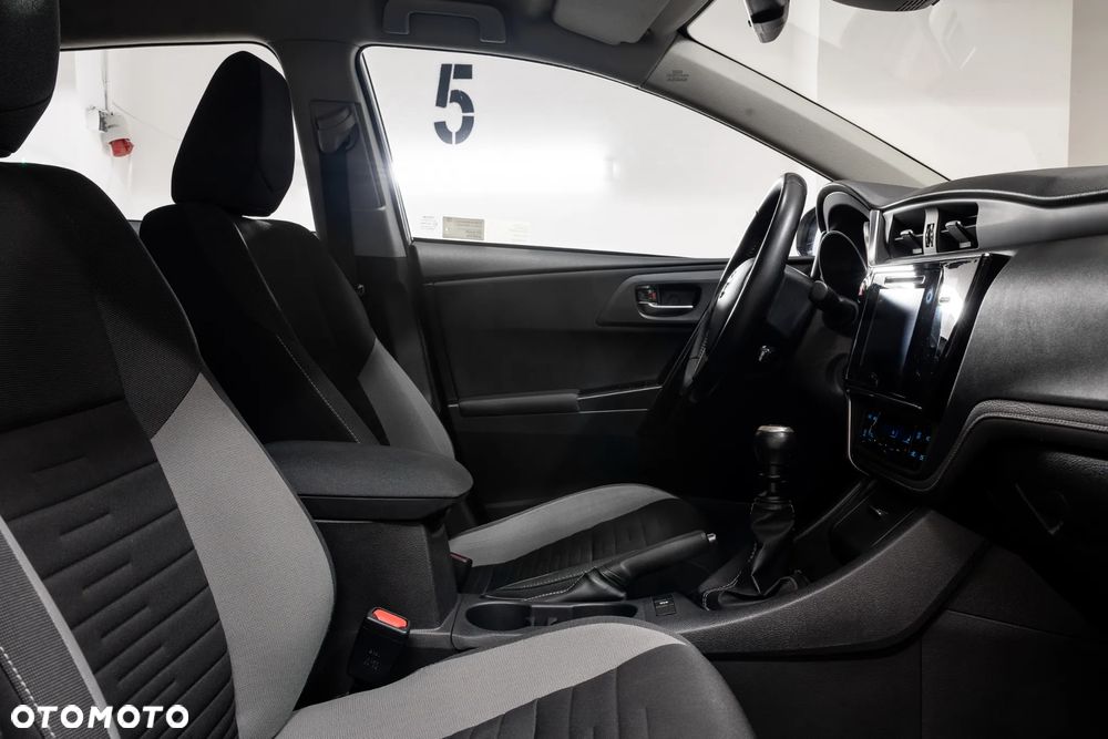 Toyota Auris 1.4 D-4D Premium - 32
