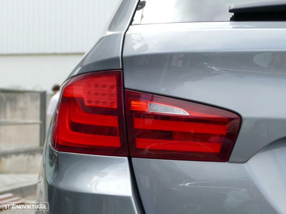 BMW 525 d Pack M - 12