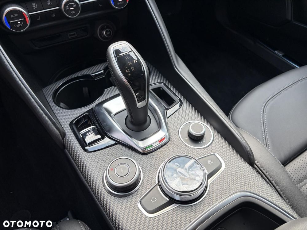 Alfa Romeo Giulia 2.9 Bi Turbo V6 Quadrifoglio - 23