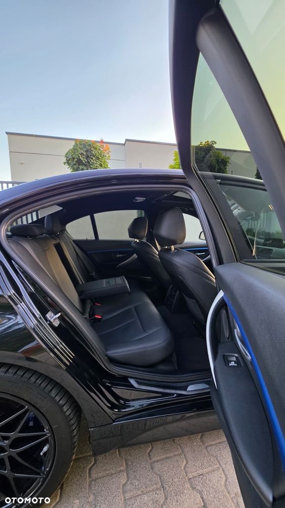 BMW Seria 3 318d M Sport Shadow - 34