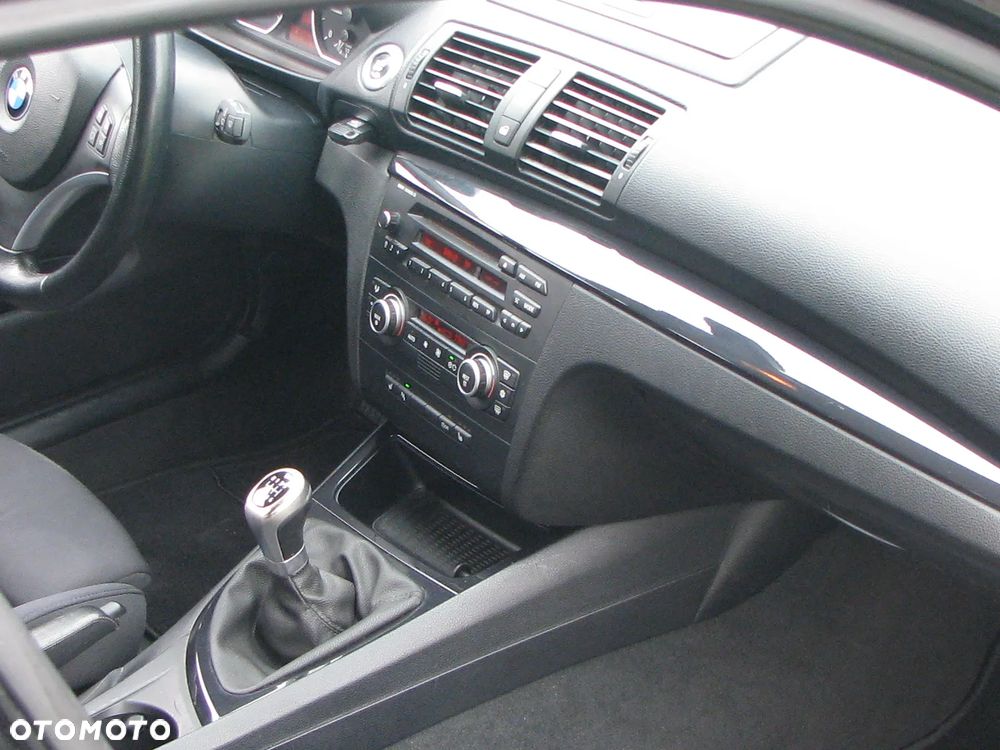 BMW Seria 1 118d DPF - 12