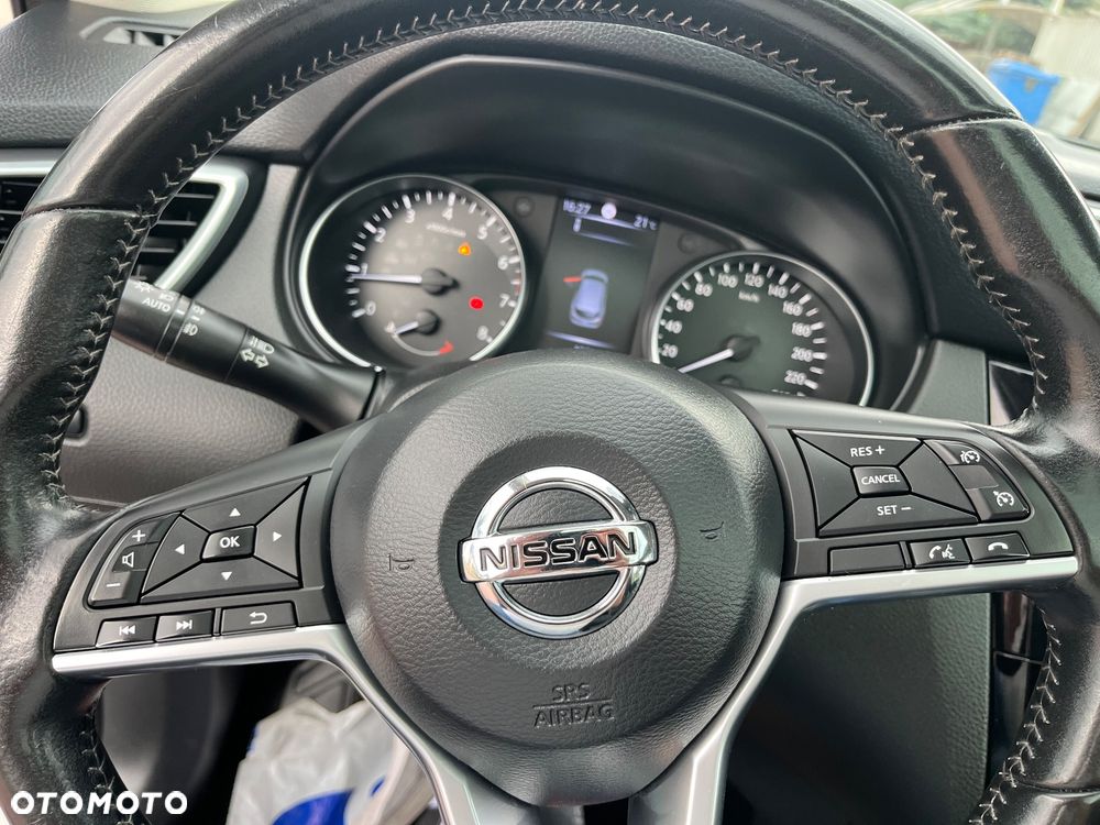 Nissan Qashqai 1.2 DIG-T N-Connecta EU6 - 11