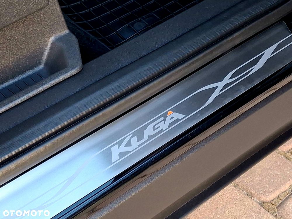 Ford Kuga 2.0 TDCi 2x4 Titanium - 37
