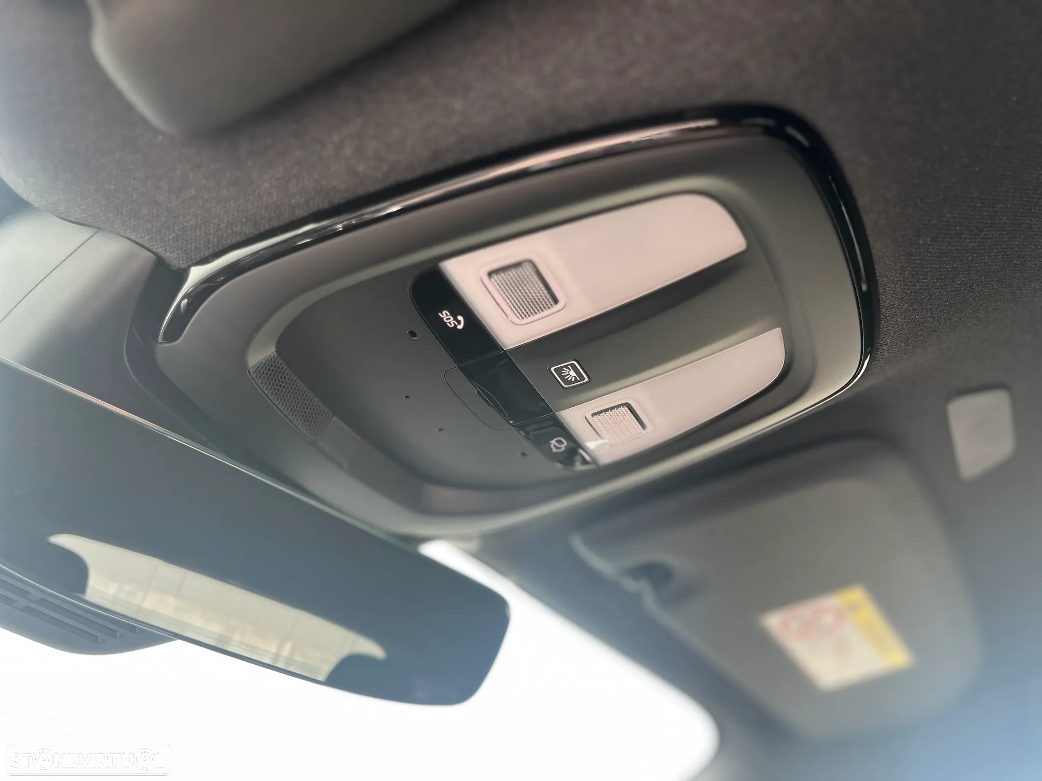 Volvo EX40 82 kWh Twin Motor Plus - 24