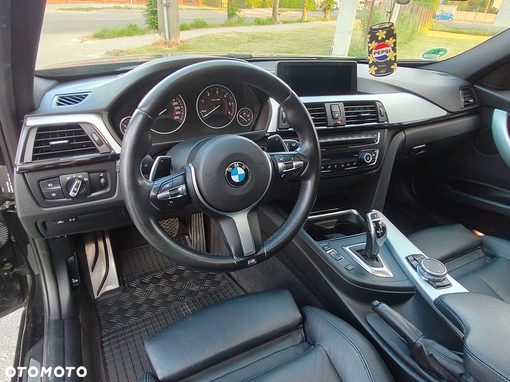 BMW Seria 3 320d xDrive Sport Line - 12