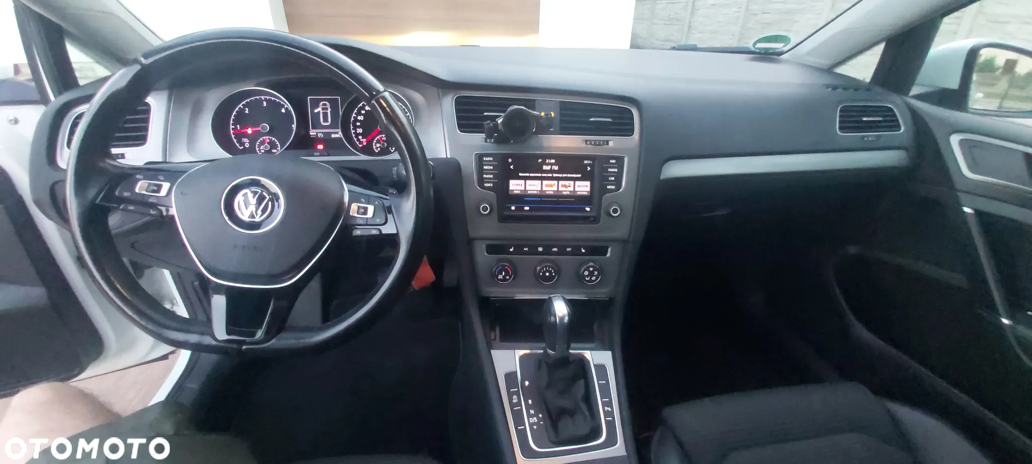 Volkswagen Golf 2.0 BlueTDI DSG Comfortline - 14