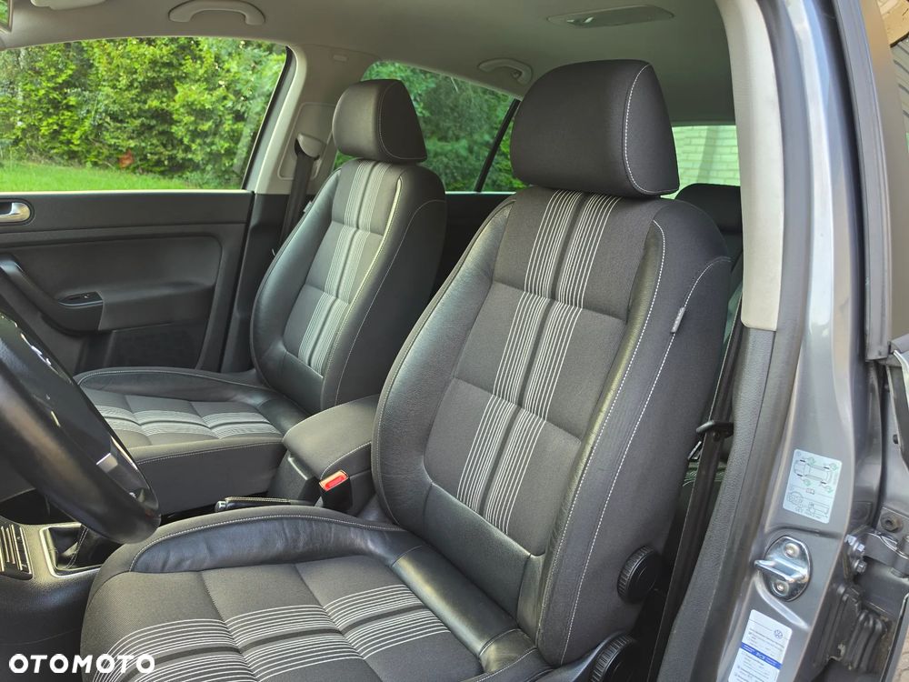 Volkswagen Golf Plus 1.6 TDI Comfortline - 23