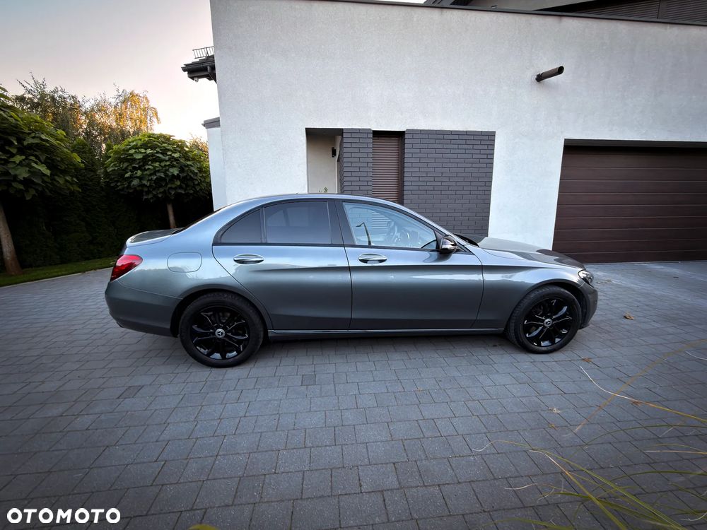 Mercedes-Benz Klasa C 220 d 4-Matic 9G-TRONIC - 24