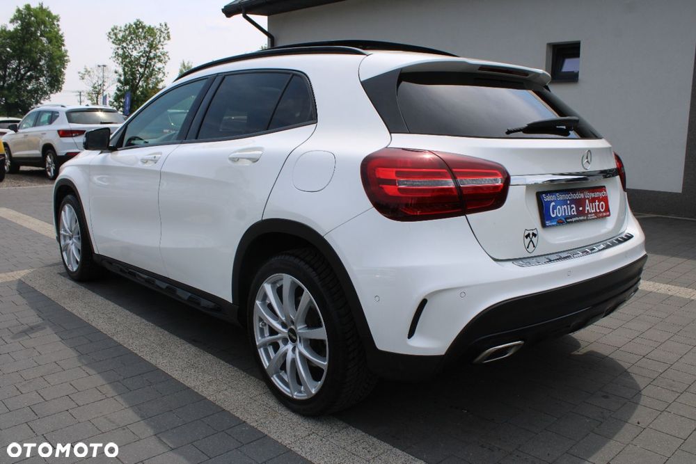 Mercedes-Benz GLA - 13