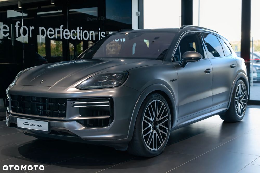 Porsche Cayenne Turbo E-Hybrid PHEV - 2