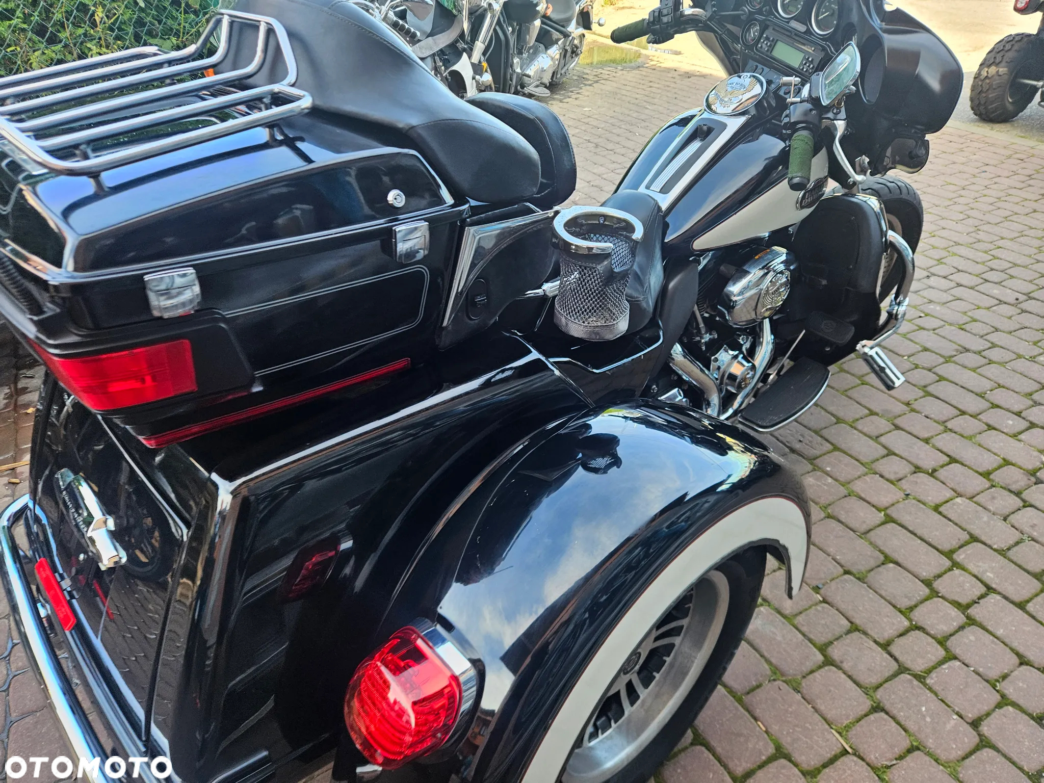 Harley-Davidson FLH Electra Glide - 23