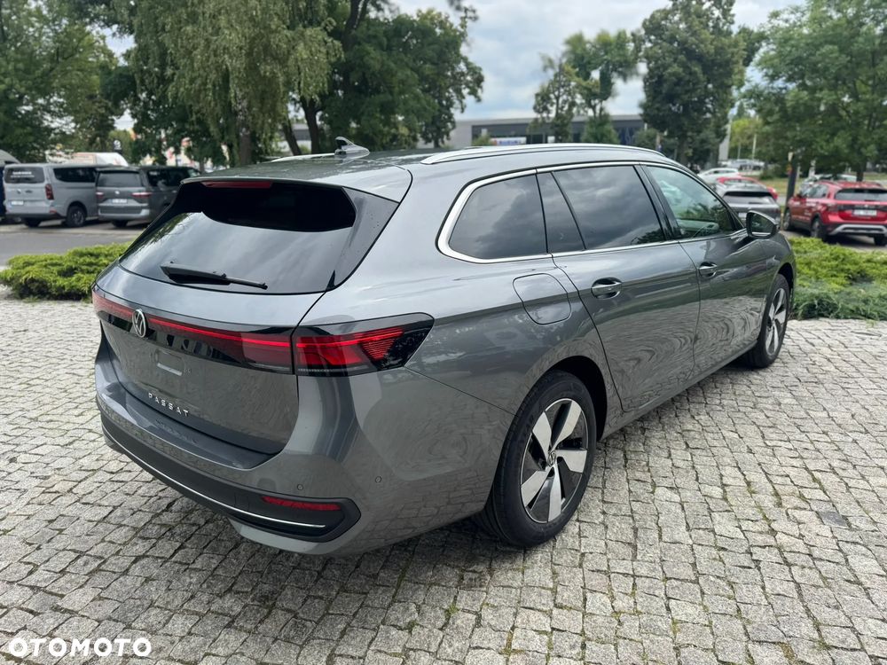Volkswagen Passat Variant 2.0 TDI SCR Business Plus DSG - 20