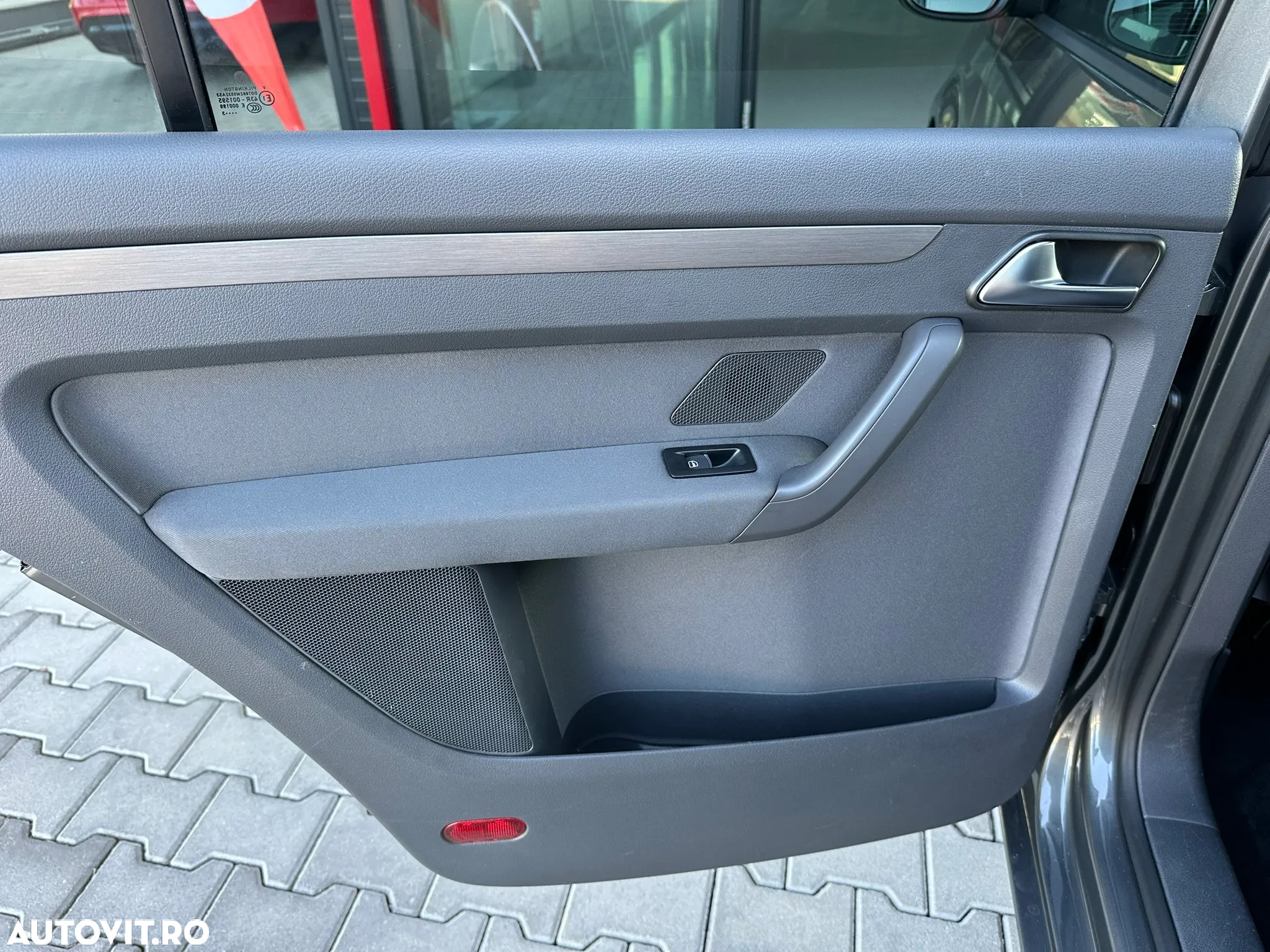 Volkswagen Touran 1.6 TDI DPF BlueMotion Technology DSG Comfortline - 26