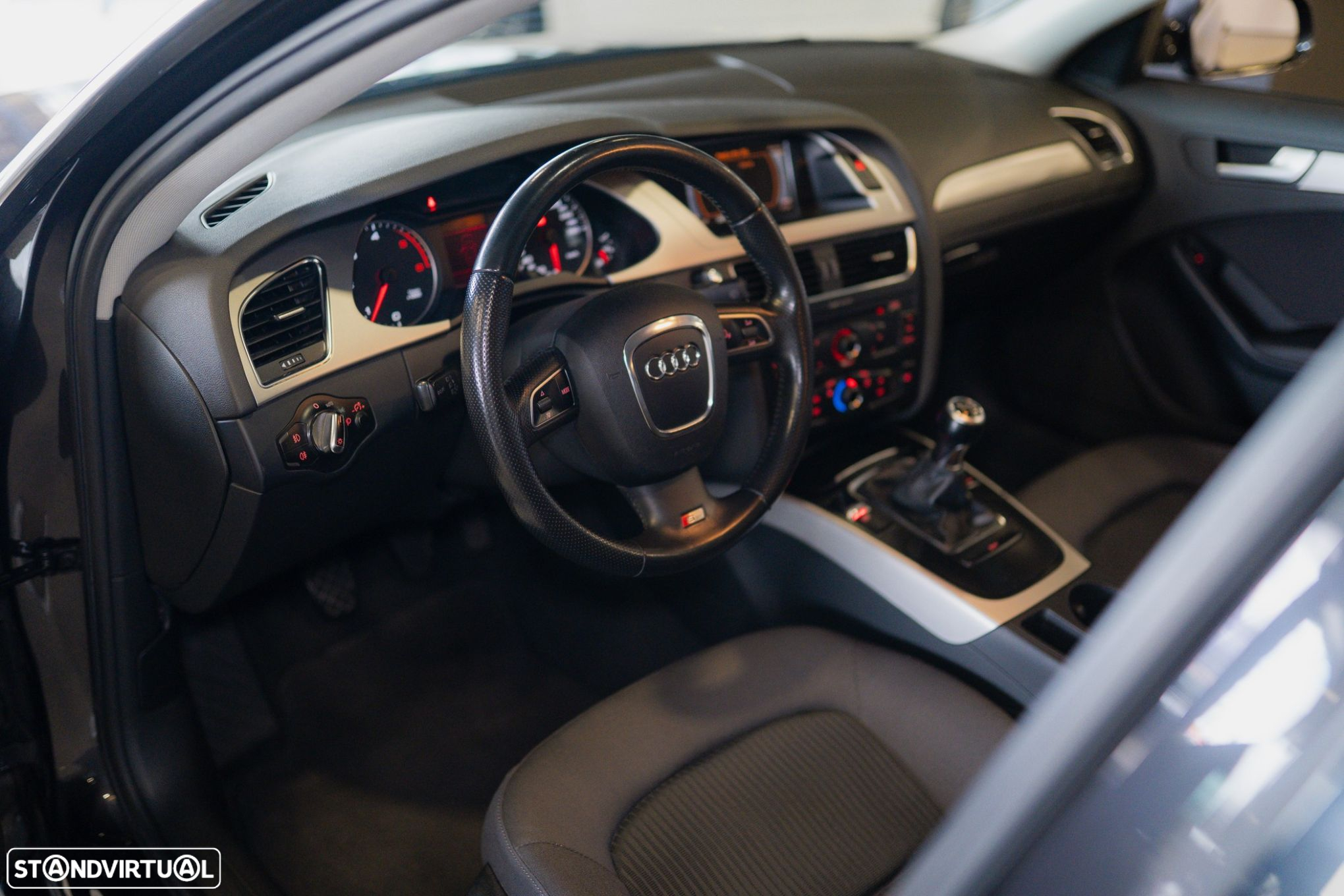 Audi A4 2.0 TDI exclusive - 2