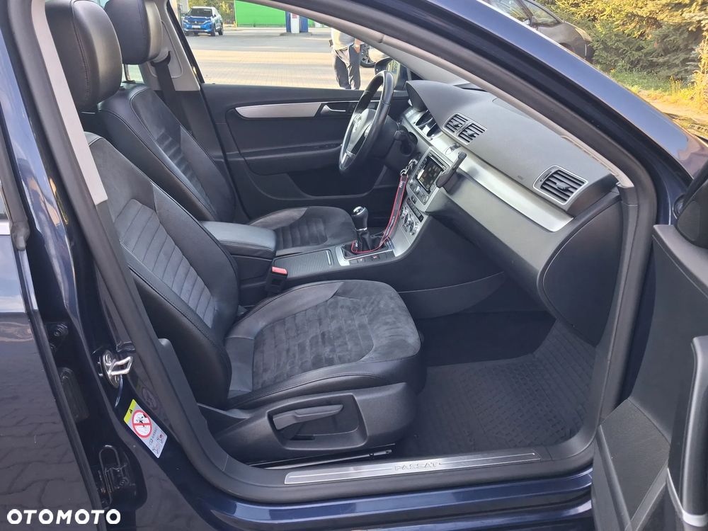 Volkswagen Passat 2.0 TDI BlueMotion Technology Highline - 36