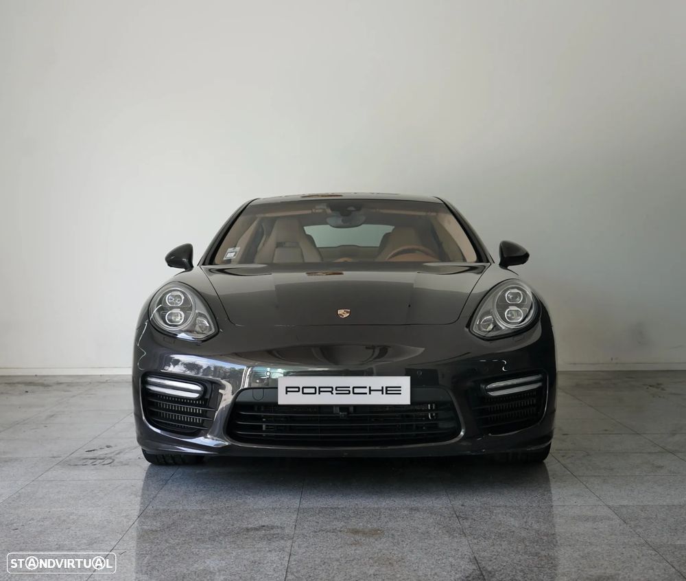 Porsche Panamera Turbo PDK - 3