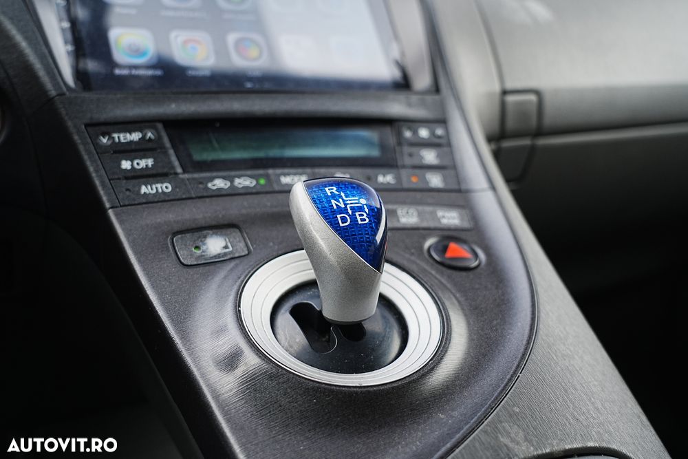Toyota Prius (Hybrid) Comfort - 10